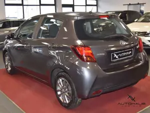 Toyota Yaris Edition-S~KAMERA~BLUETOOTH~WENIG KM! Bild 5