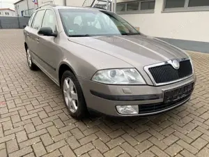 Skoda Octavia Combi Elegance. Xenon, Aus-1 Hand.