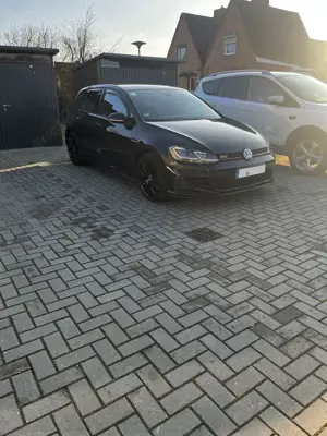 Volkswagen Golf GTI Golf GTI (BlueMotion Technology) DSG Performance Bild 2