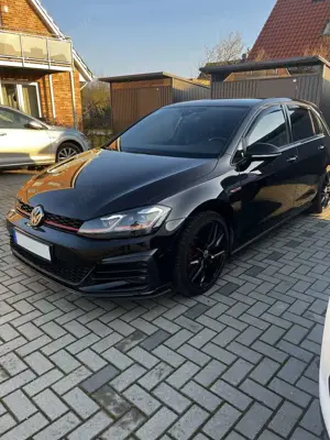 Volkswagen Golf GTI Golf GTI (BlueMotion Technology) DSG Performance Bild 3