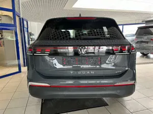 Volkswagen Tiguan 1.5 eTSI-DSG Elegance,Matrix,AHK,AreaView Bild 4