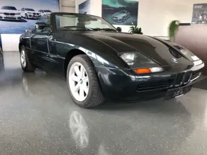 BMW Z1 . DIE   fahrbare Legende in Traumschwarz