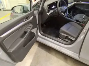 Volkswagen Golf 1.5 TSI Life ACC+LED+HuD+STHZ+PDC Bild 4