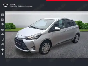 Toyota Yaris Hybrid Y20 Club + Smartphone Integration