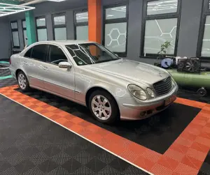 Mercedes-Benz E 220 CDI Bild 2