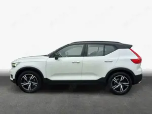 Volvo XC40 XC40 D4 AWD Geartronic R-Design WINTERPAKET*STDHZ Bild 4