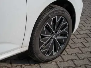 Skoda Kamiq 1.5 TSI Tour PDC NAVI ACC LED Bild 5