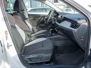 Skoda Kamiq 1.5 TSI Tour PDC NAVI ACC LED Bild 2