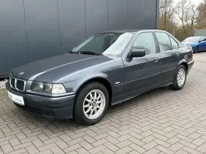 BMW 318 i *Automatikgetriebe*