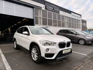 BMW X1 sDrive 18i Adv.*AUTOM*LED*PANO*LEDER*NAVI*