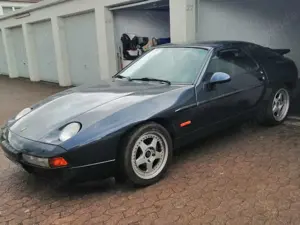 Porsche 928