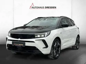 Opel Grandland GSE 1.6 Turbo Allrad+LED+Navi+LM Bild 3