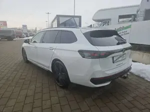 Volkswagen Passat Variant R-Line 2.0 TDi DSG 4Mo Leder Navi Bild 3