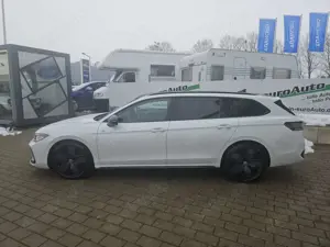 Volkswagen Passat Variant R-Line 2.0 TDi DSG 4Mo Leder Navi Bild 2