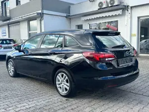 Opel Astra K Sports Tourer Edition *PDC*Navi*Sitzheiz Bild 2