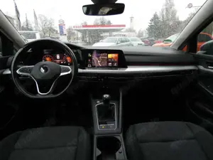 Volkswagen Golf VIII 1.5 TSI ACT Life NAVI PRO LED KAMERA Bild 2