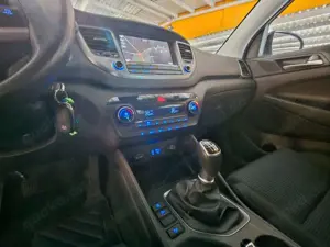 Hyundai TUCSON Style 2WD*Navi*PDC-Kamera*LHZ*1900Kg Anh* Bild 5