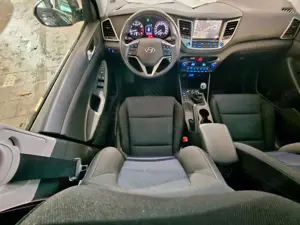 Hyundai TUCSON Style 2WD*Navi*PDC-Kamera*LHZ*1900Kg Anh* Bild 3