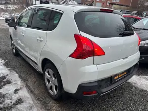 Peugeot 3008 Platinum*SHZ*MFL*HEA-UP*PDC*KLIMAU*ALU*PANO Bild 5