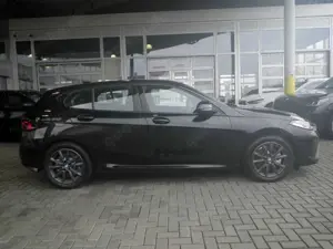 BMW 116 i Sportpaket AD Navi Digitales Cockpit LED Klimaau Bild 3