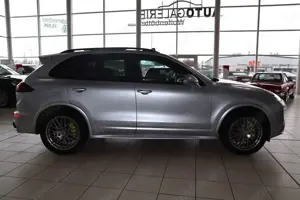 Porsche Cayenne S E-Hybrid Platinum Edition Bild 4