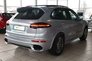 Porsche Cayenne S E-Hybrid Platinum Edition Bild 5