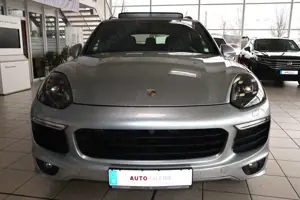 Porsche Cayenne S E-Hybrid Platinum Edition Bild 2