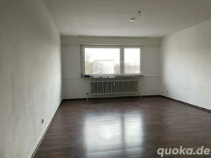 Gemütliche , schöne 1 Zimmerwohnung mit großem Keller und TG.- Stellplatz 