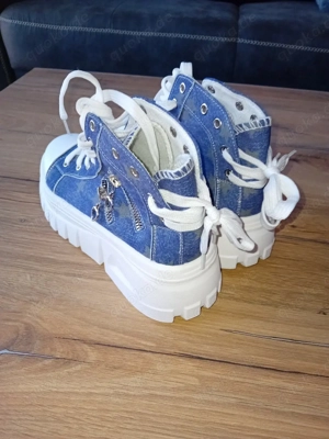 Coole Damen-Sneaker in Größe 38 (Neu)