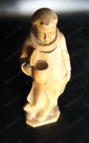 Massivholzschnitzerei, Mönch mit Bierkrug 25 cm Bild 4