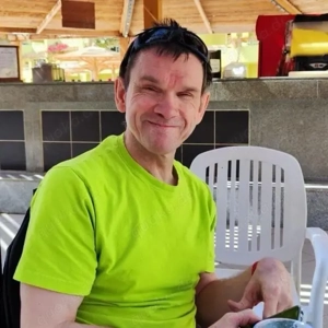 Suche junge Frau für Spaß zu zweit