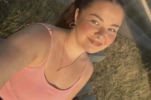 Junge Herrin wartet genau auf dich