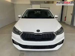 Skoda Fabia Selection 115PS DSG GV5+AHK+Alu+Kessy+Climatron...