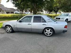 Mercedes-Benz E 260 E-Klasse Bild 3