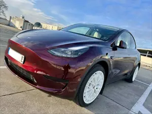 Tesla Model Y Model Y RWD SR - Midnight Cherry Red - weiße Sitze