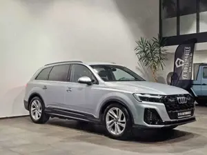 Audi Q7 45 TDI Black Edition 7.Sitz Matrix HuD 360" Bild 4