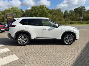 Nissan X-Trail Tekna 163 PS Auto. Schiebedach/Pano/PDC Bild 5