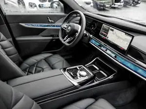 BMW 740 d xDrive M SPORT+HuD+DA PROF+360°+STANDHZG+SKYLOUN Bild 3