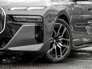 BMW 740 d xDrive M SPORT+HuD+DA PROF+360°+STANDHZG+SKYLOUN Bild 5