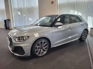 Audi A1 A1 Sportback 30 TFSI Sportback S line; Einpark Plus; Sound; 8 fach bereift