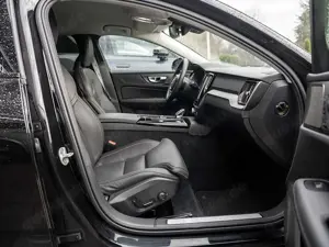 Volvo V60 T6 AWD Plus Dark Bild 2