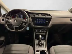 Volkswagen Touran 2.0 TDI DSG Comfortl., Navi, Sitzh., ergo Bild 4