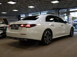 Mercedes-Benz E 200 Avantgarde-P Panorama/Distronic/Sitzklima Bild 5