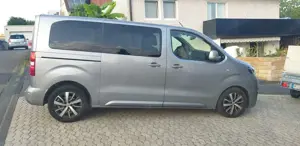Toyota Proace Proace 2,0-l-D-4D L1 (8-Si.) Autm. Verso Team Deutschland