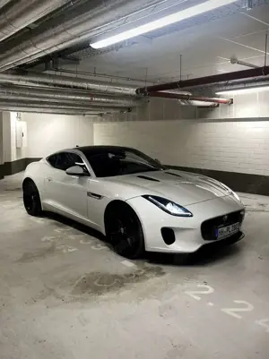 Jaguar F-Type P300 COUPE SCHECKHEFT PANO 10ZOLLNAVI SPORTLENKRAD