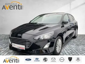 Ford Focus Titanium *LED*Sitzheizung*Navi*Kamera*Apple