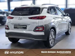 Hyundai KONA EV Advantage  ACC AUT Kam. KlimaA LM Navi Bild 4
