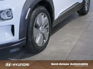 Hyundai KONA EV Advantage  ACC AUT Kam. KlimaA LM Navi Bild 5