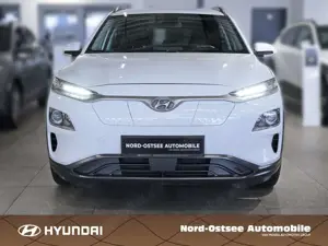 Hyundai KONA EV Advantage  ACC AUT Kam. KlimaA LM Navi Bild 2
