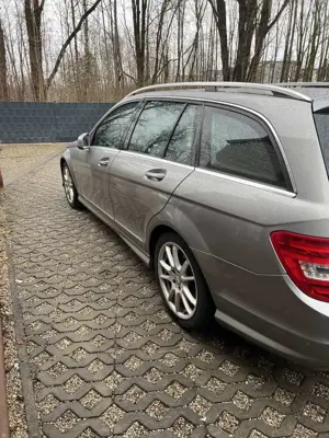 Mercedes-Benz C 220 Bild 2